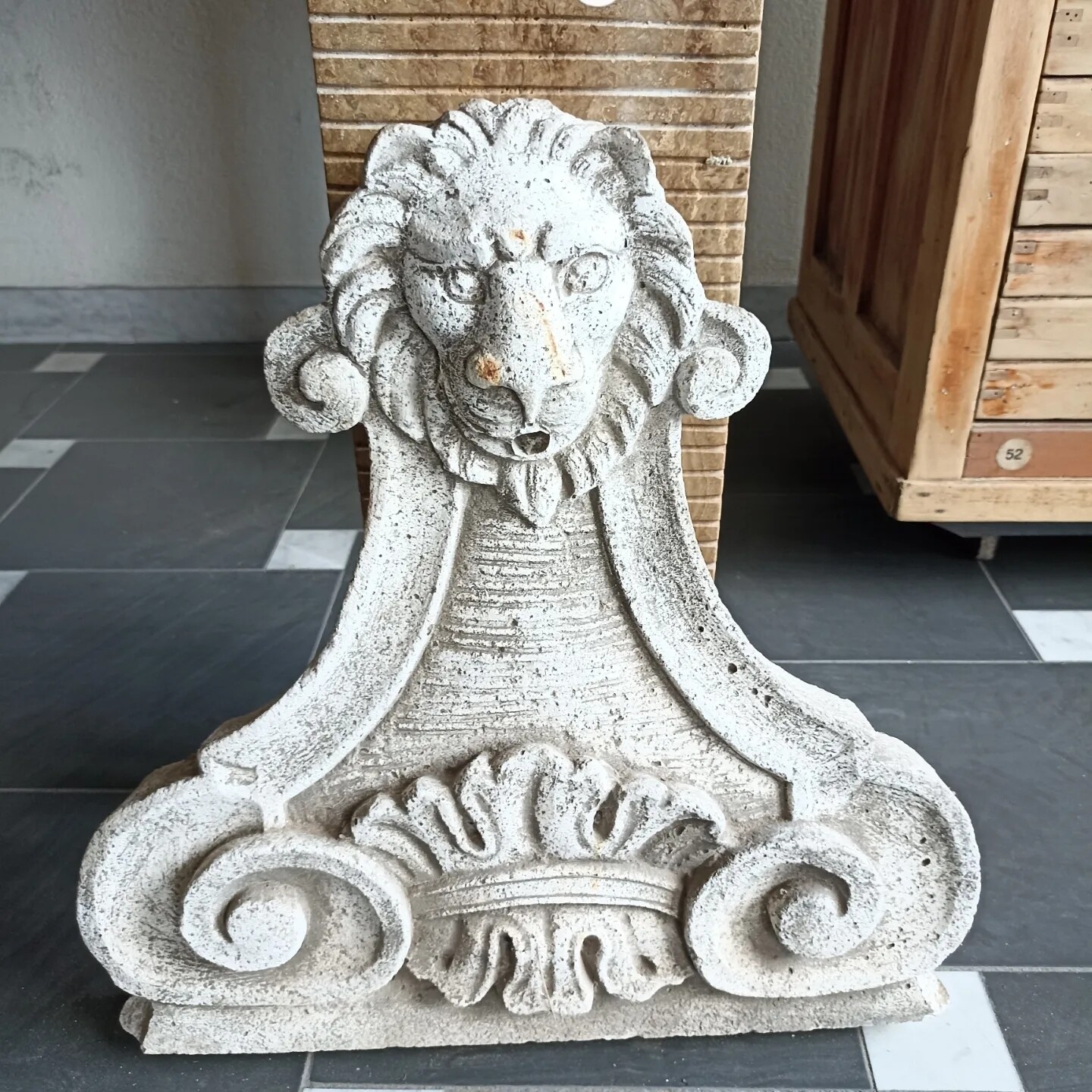 Scultura leone da appendere