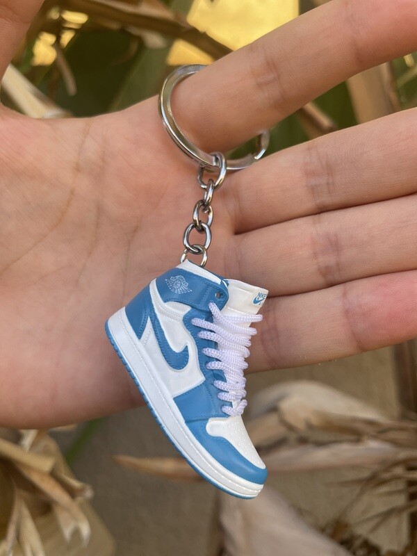 Air Jordan 1&#39;s Baby Blue &amp; White