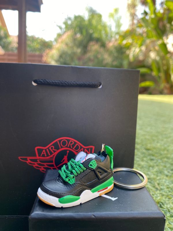 Air Jordan 4 Retro SB &quot; Black &amp; Green &quot;