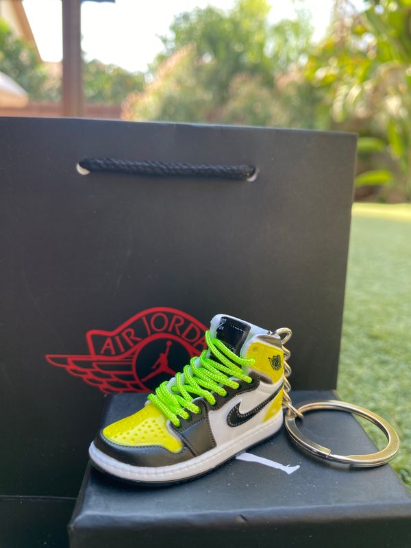 Air Jordan 1 High &quot; Volt Gold &quot;