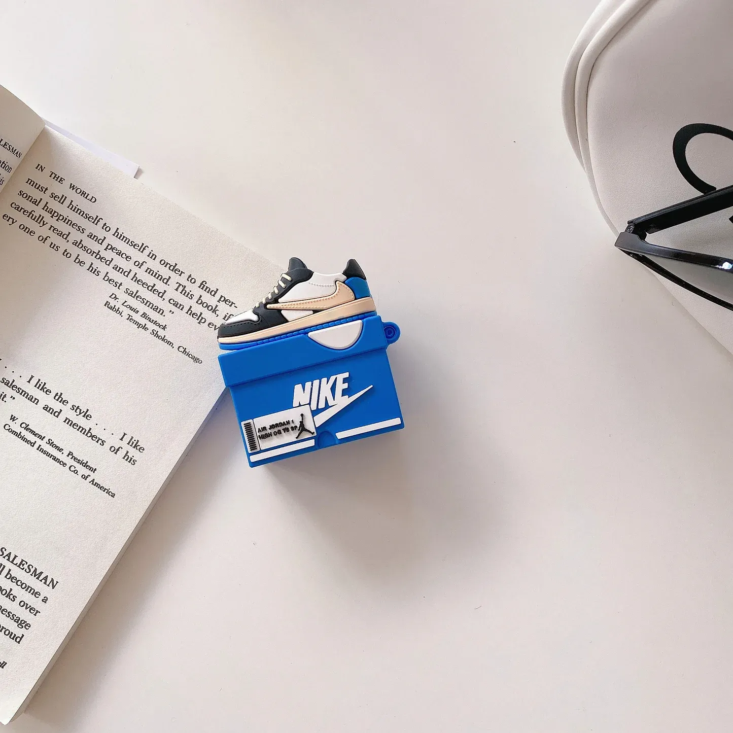 Nike X Travis Scott Low AirPods Case