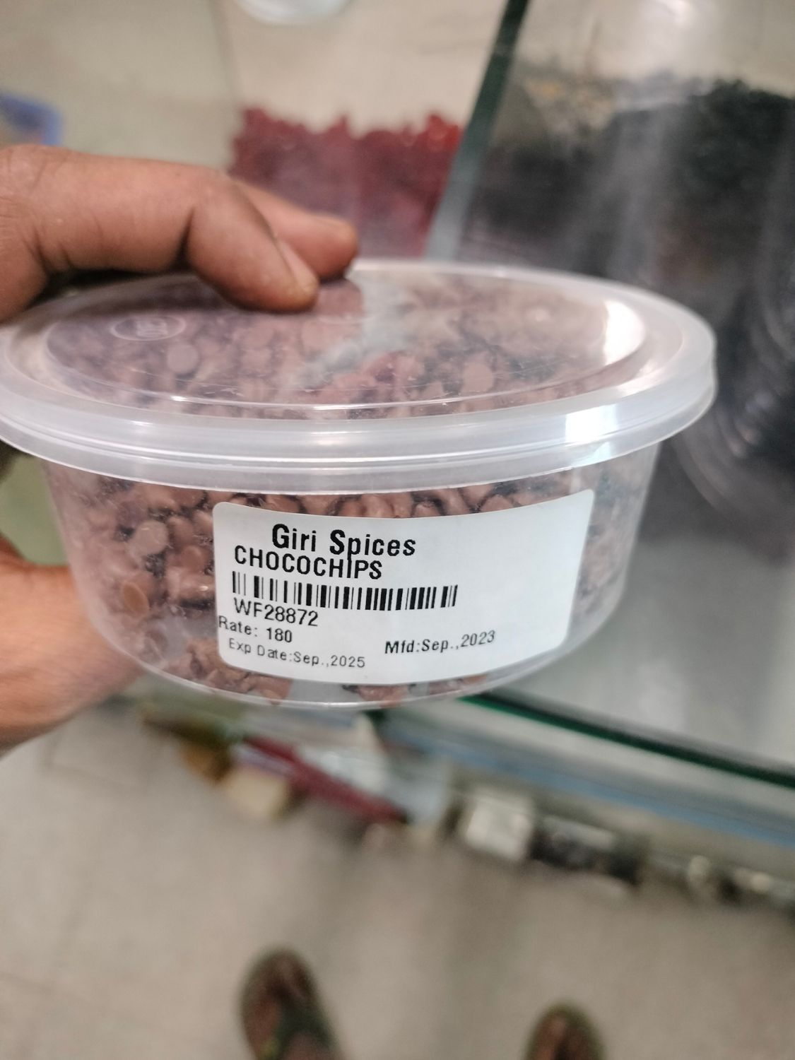 Giri Spices milk choco chips - 100g