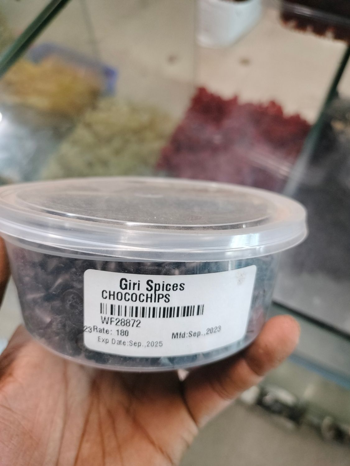 Giri Spices dark choco chips - 100g
