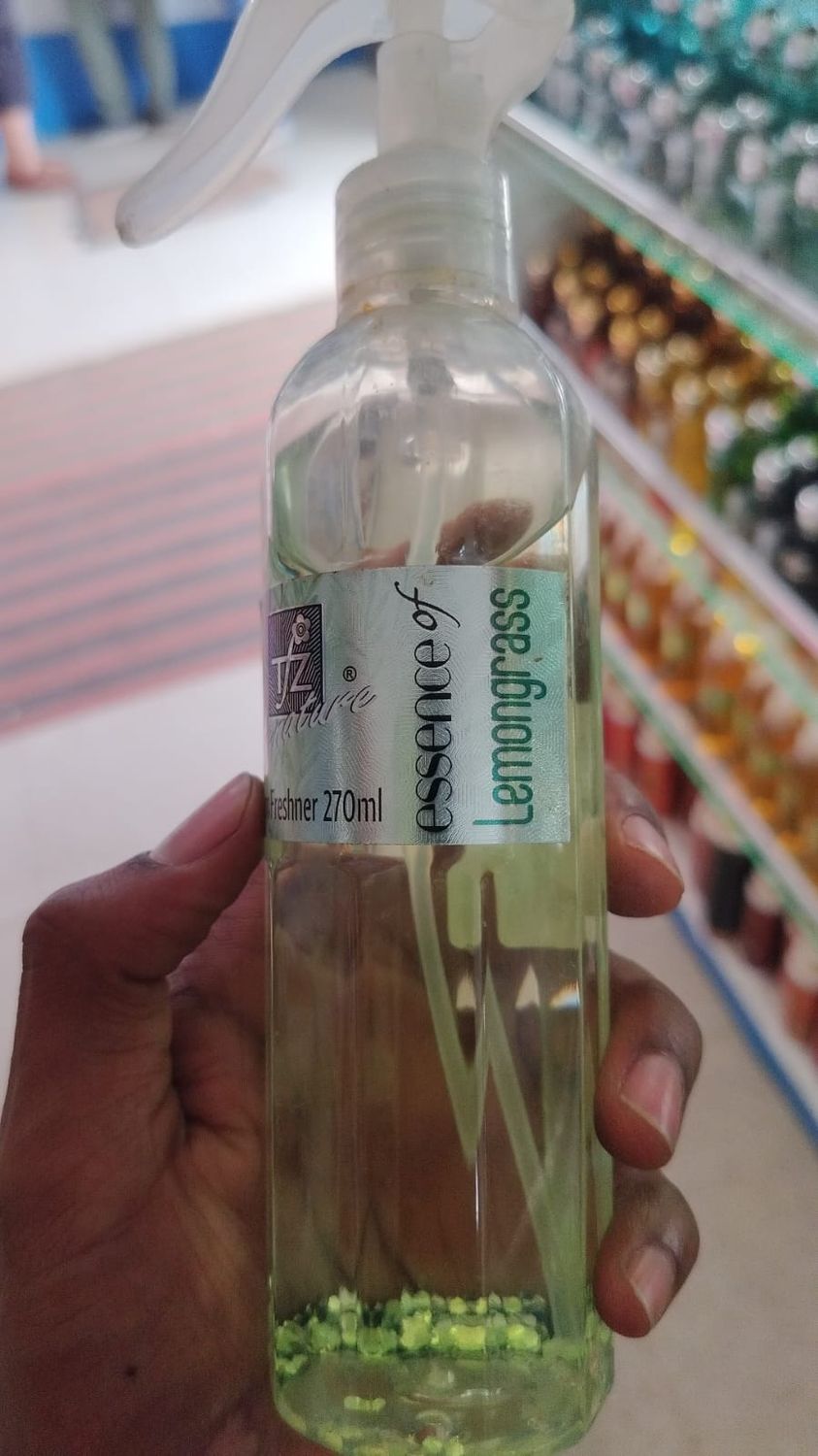 Signature Room Freshner Essence Of Lemongrass - 270ml