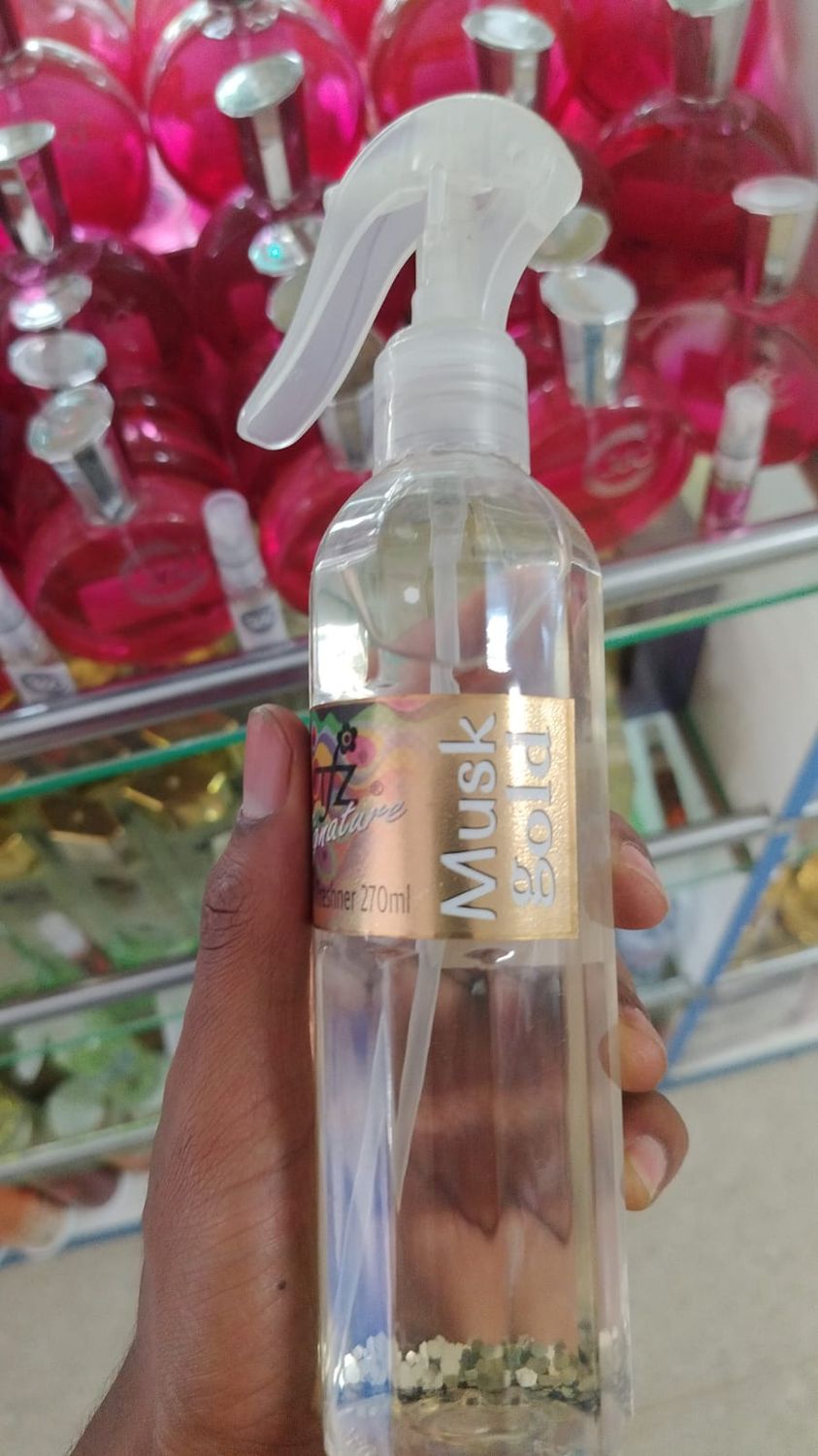 Signature Room Freshner Musk Gold - 270ml