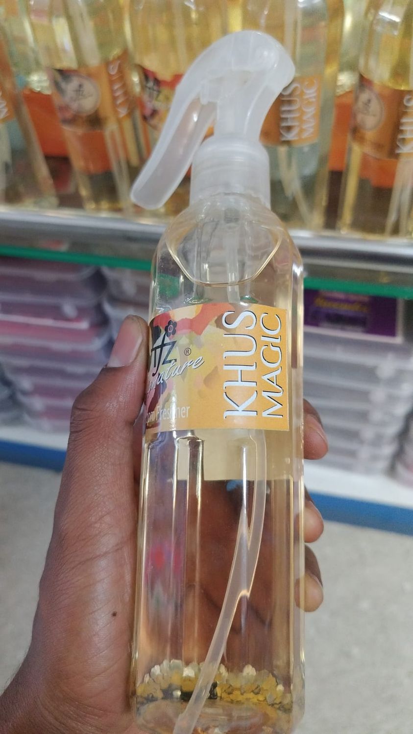 Signature Room Freshner Khus Magic - 270ml