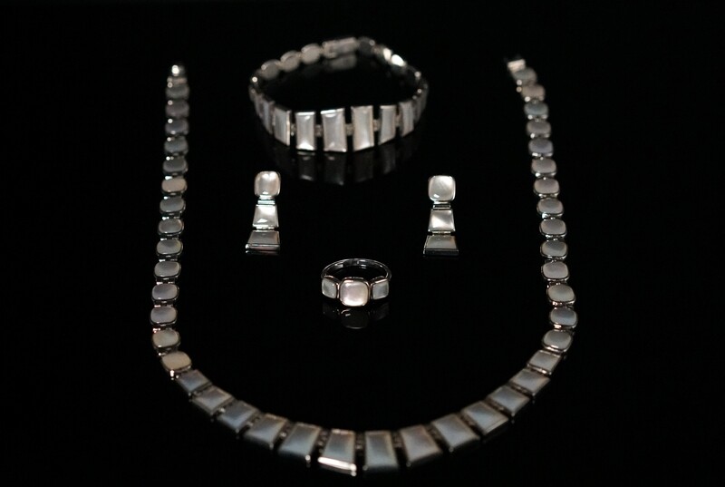 Elegant Sterling Silver Jewelry Set Adorned with Genuine Mother-of-Pearl Gemstones