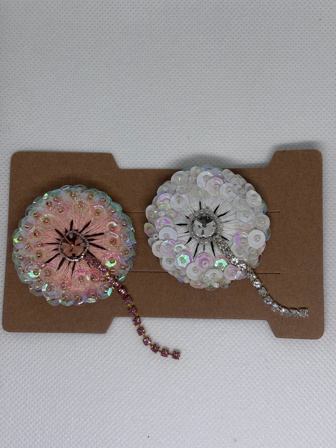 Dandelion beaded brooch