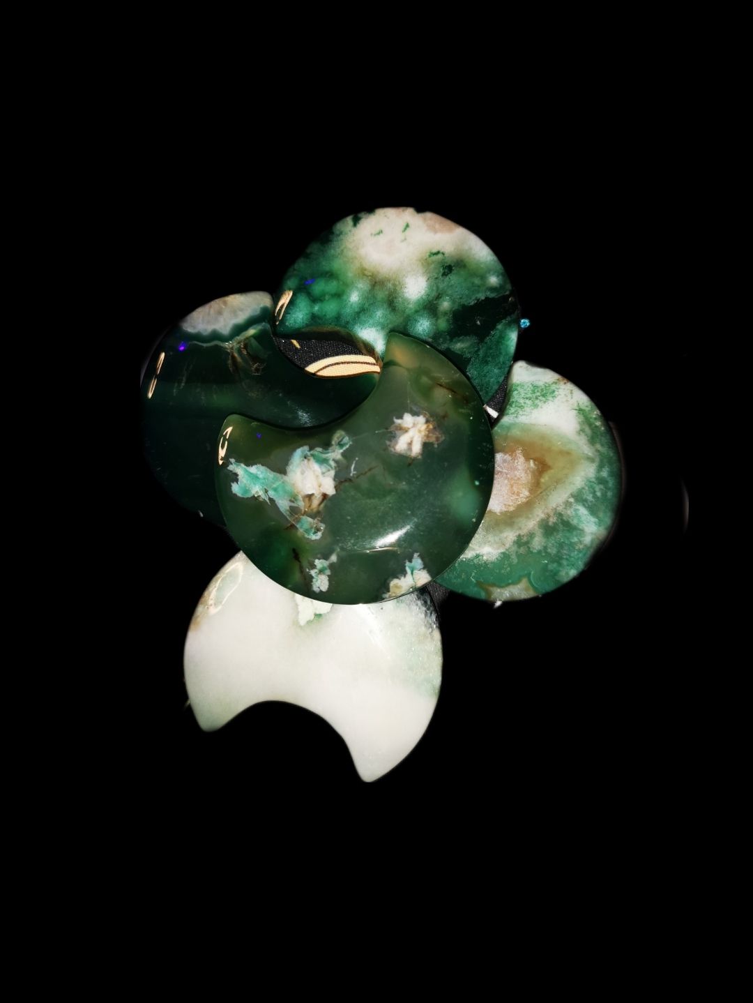 Carving Green Flower Agate Moon