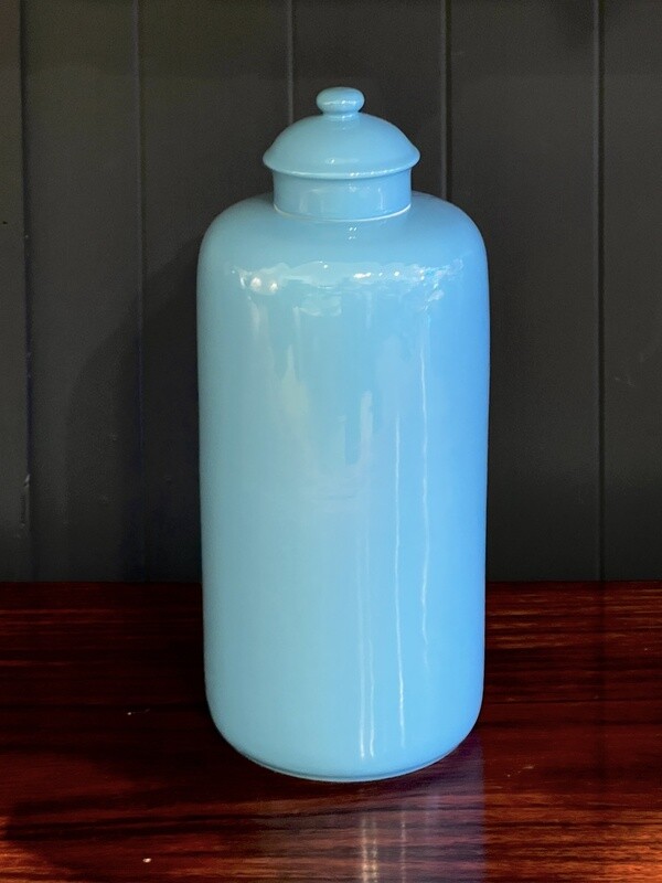 Middle Kingdom Turquoise Urn vase with lid.