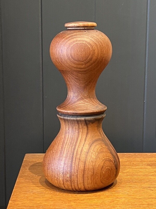 Dansk 890 &#39;Hourglass with Lip&#39; Teak pepper mill Jens Quistgaard - Denmark