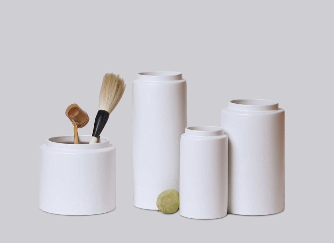 Middle Kingdom Agnes vase - white tall