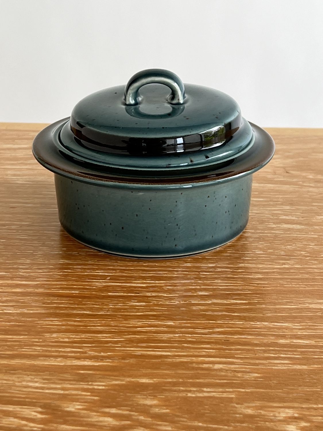 Ulla Procopé for Arabia Meri small pot with lid - Finland