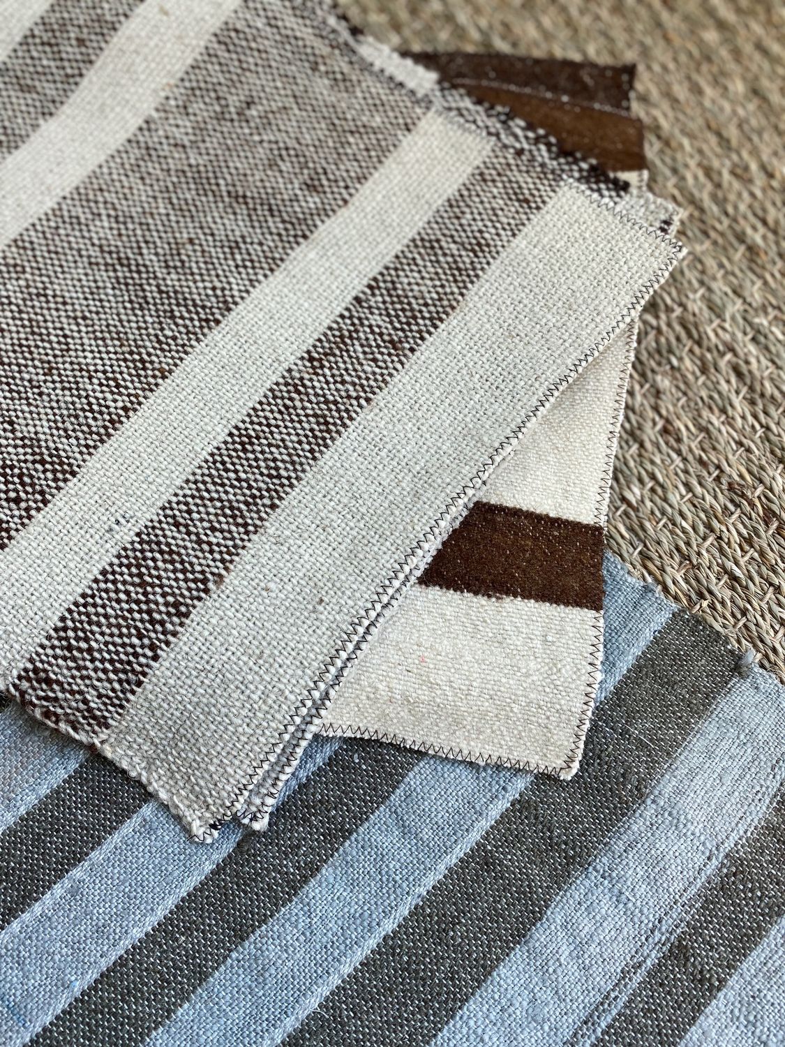Pomak Placemats