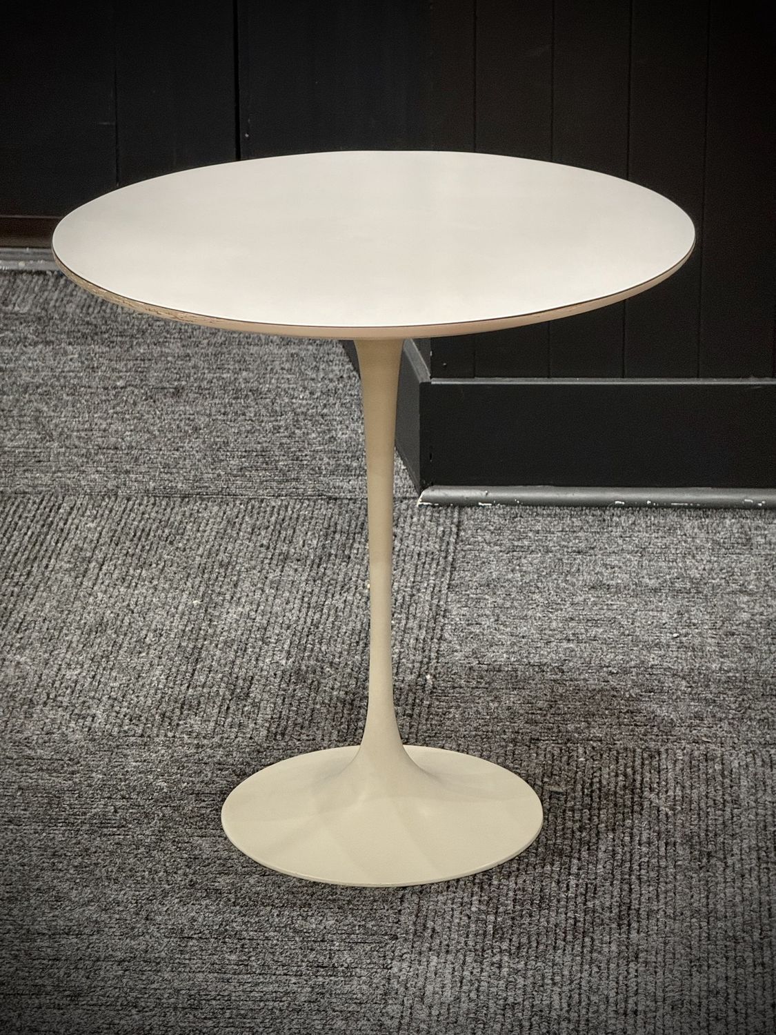 20&quot; Saarinen tulip Table - Knoll  Associates early 1960s