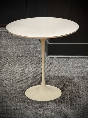 20&quot; Saarinen tulip Table - Knoll  Associates early 1960s