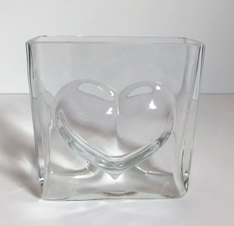 Kosta Boda Vase Puffed Heart Bertil Vallien Scandinavian Design Made in Sweden
