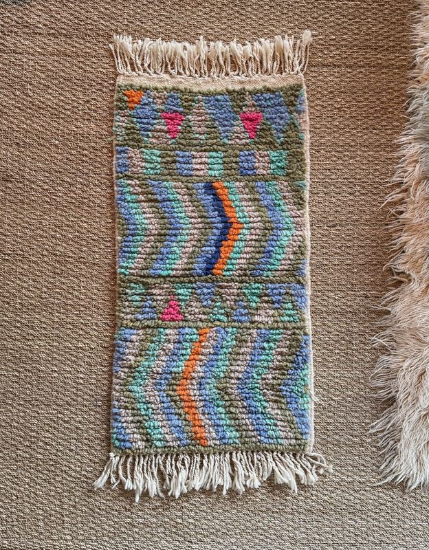 Multicolor zig zag vintage Moroccan Beni rug 45&quot; x 20&quot;