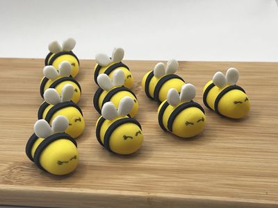 Edible Bee  cupcake toppers