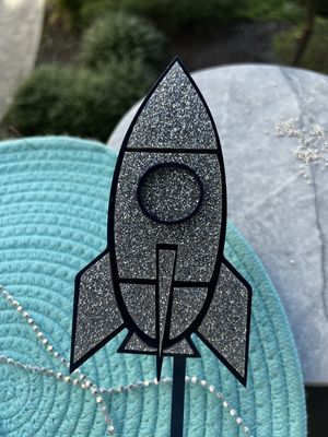 Rocket cake topper.