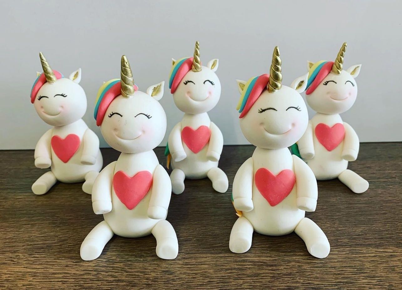 Unicorn heart cake topper