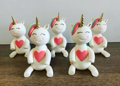 Unicorn heart cake topper