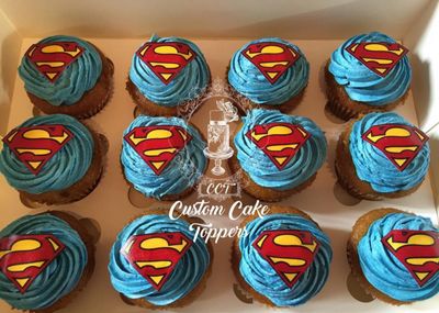Superman cupcakes 24
