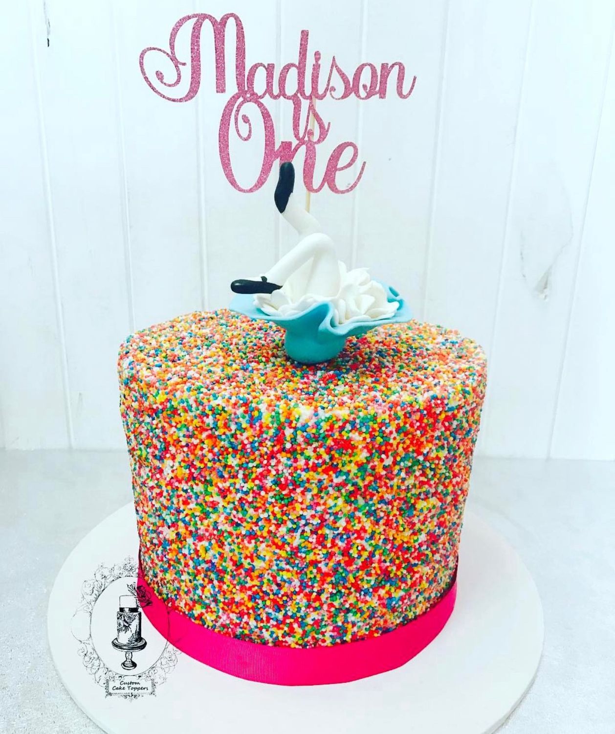Alice in wonderland sprinkle cake 