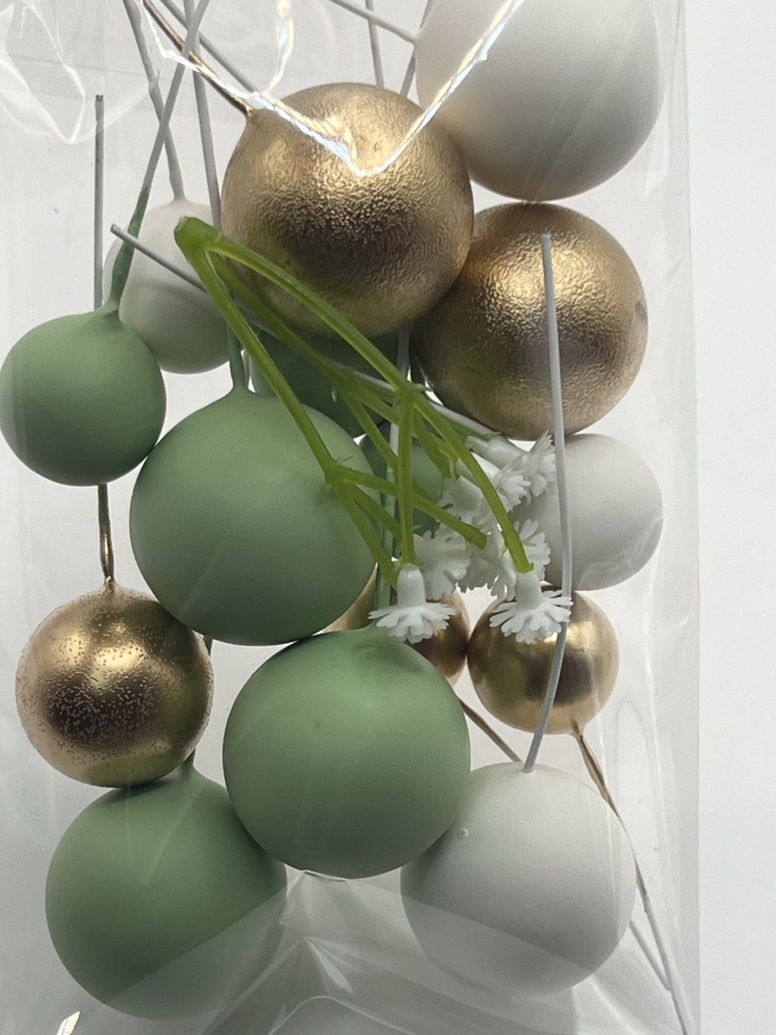 Green and gold balls