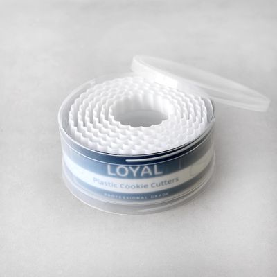 PLASTIC PLAIN/SCALLOPED ROUND SET 6 CUTTERS