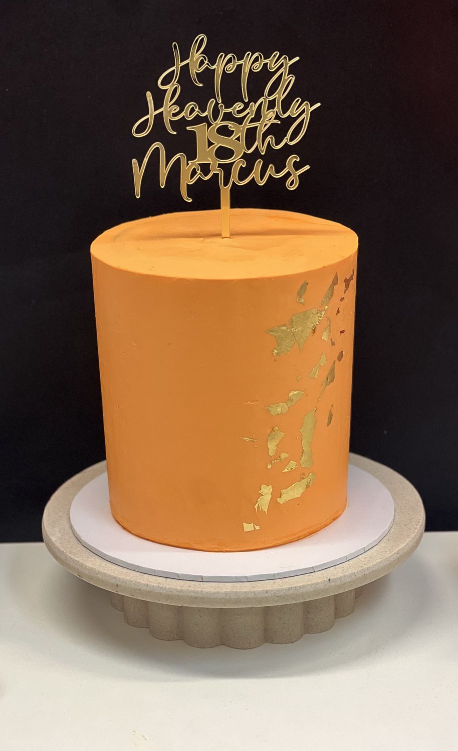 GOLD LEAF BUTTERCREAM CAKE WITH TOPPER