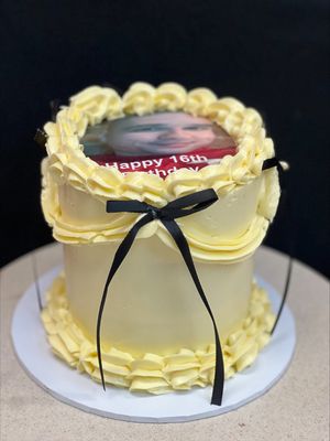 VINTAGE  BOW CAKE WITH IMAGE