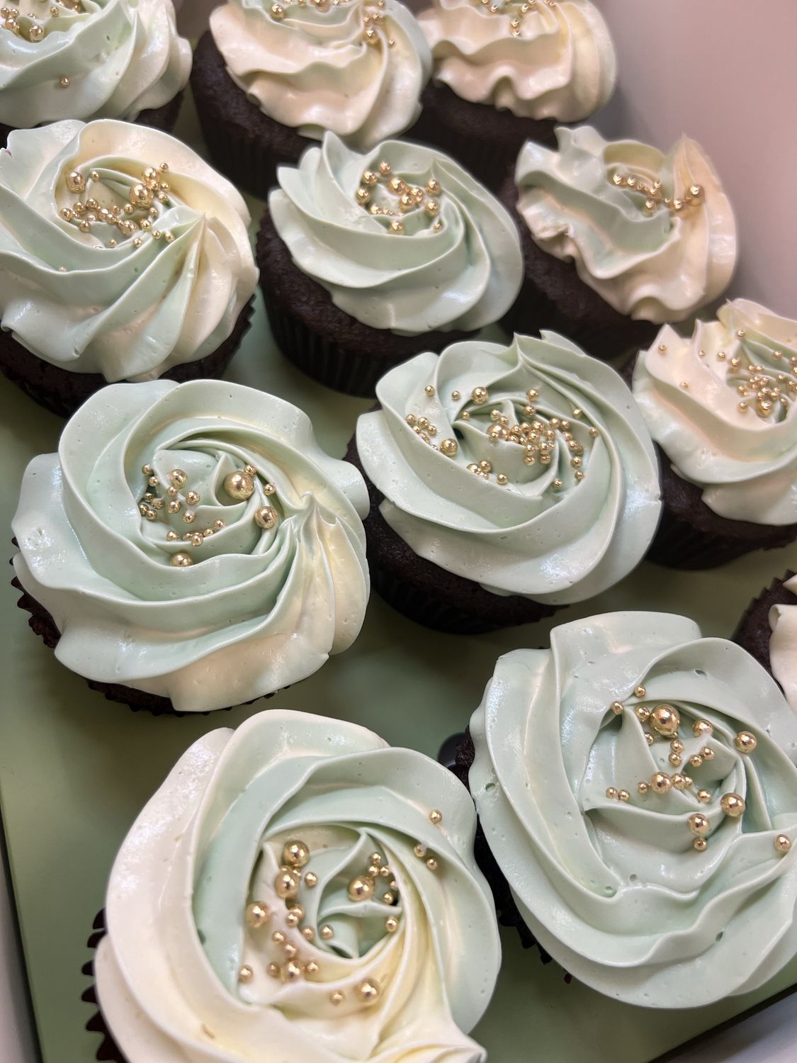 Mixed toned cupcakes