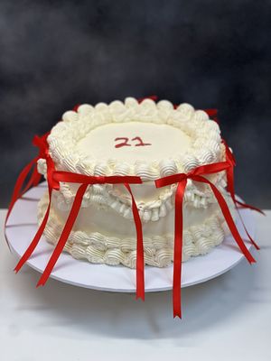 Red Bow Vintage Cake
