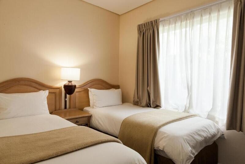 CAPE TOWN: All-in conference package 1 (shared bedroom + shared bathroom)