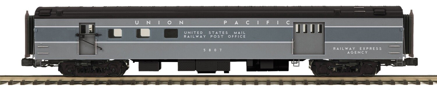 MTH20-68263 | O Gauge | Premier 70' Streamlined RPO Passenger Car (Smooth Sided) | nion Pacific (Two-Tone Gray)