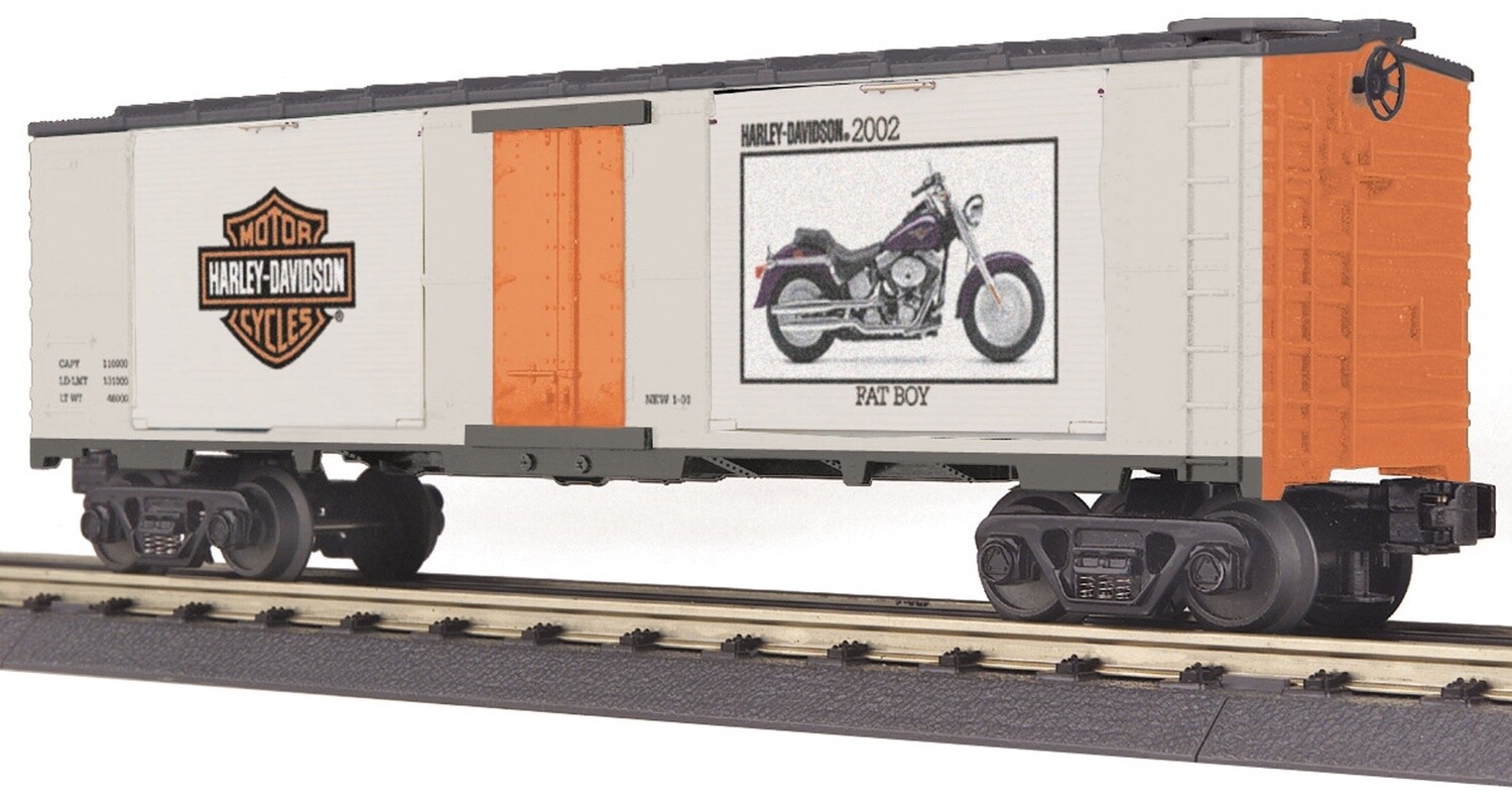 MTH30-74198 | O Gauge | RailKing 40' Window Box Car w/(2) 2002 Fat Boy