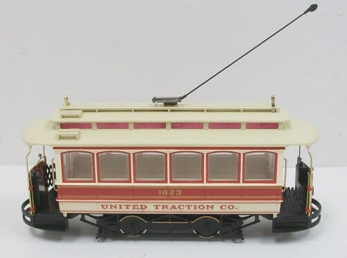 BAC25128 | On30 | CLOSED STREETCAR | UNITED TRACTION