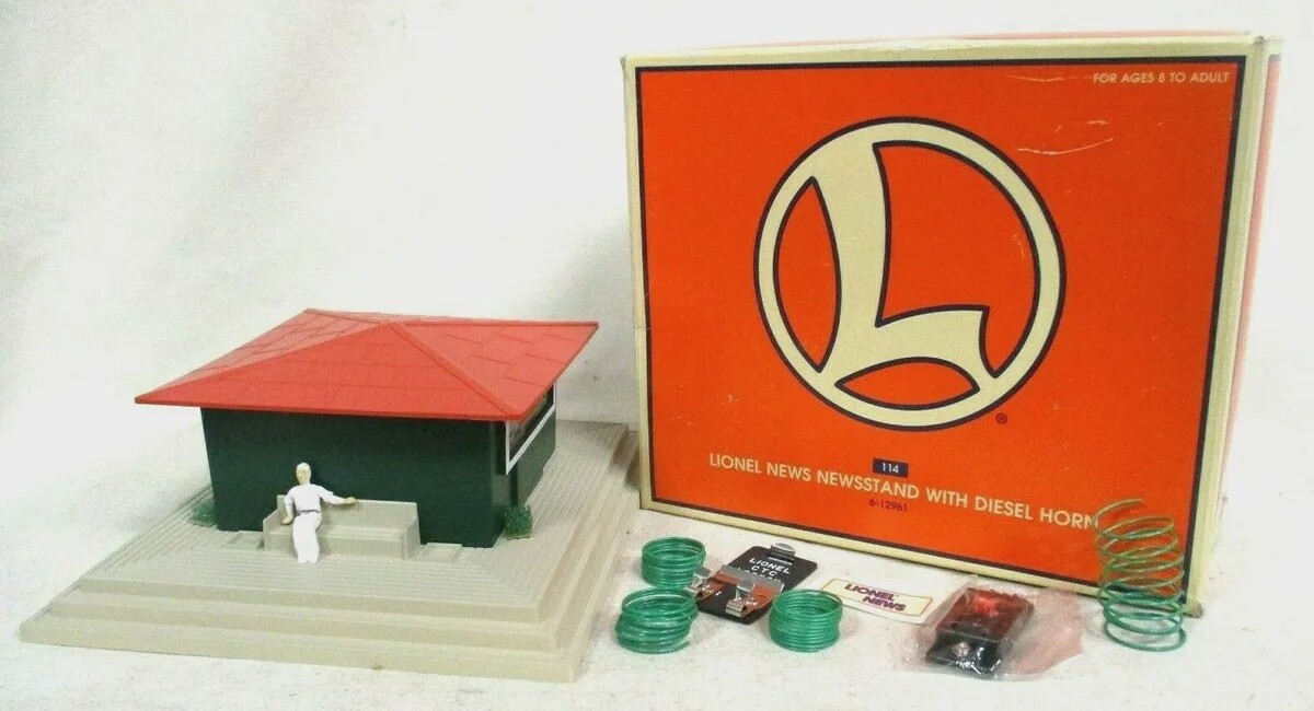 12961 | O Gauge | 114 Lionel Newsstand With Diesel Horn