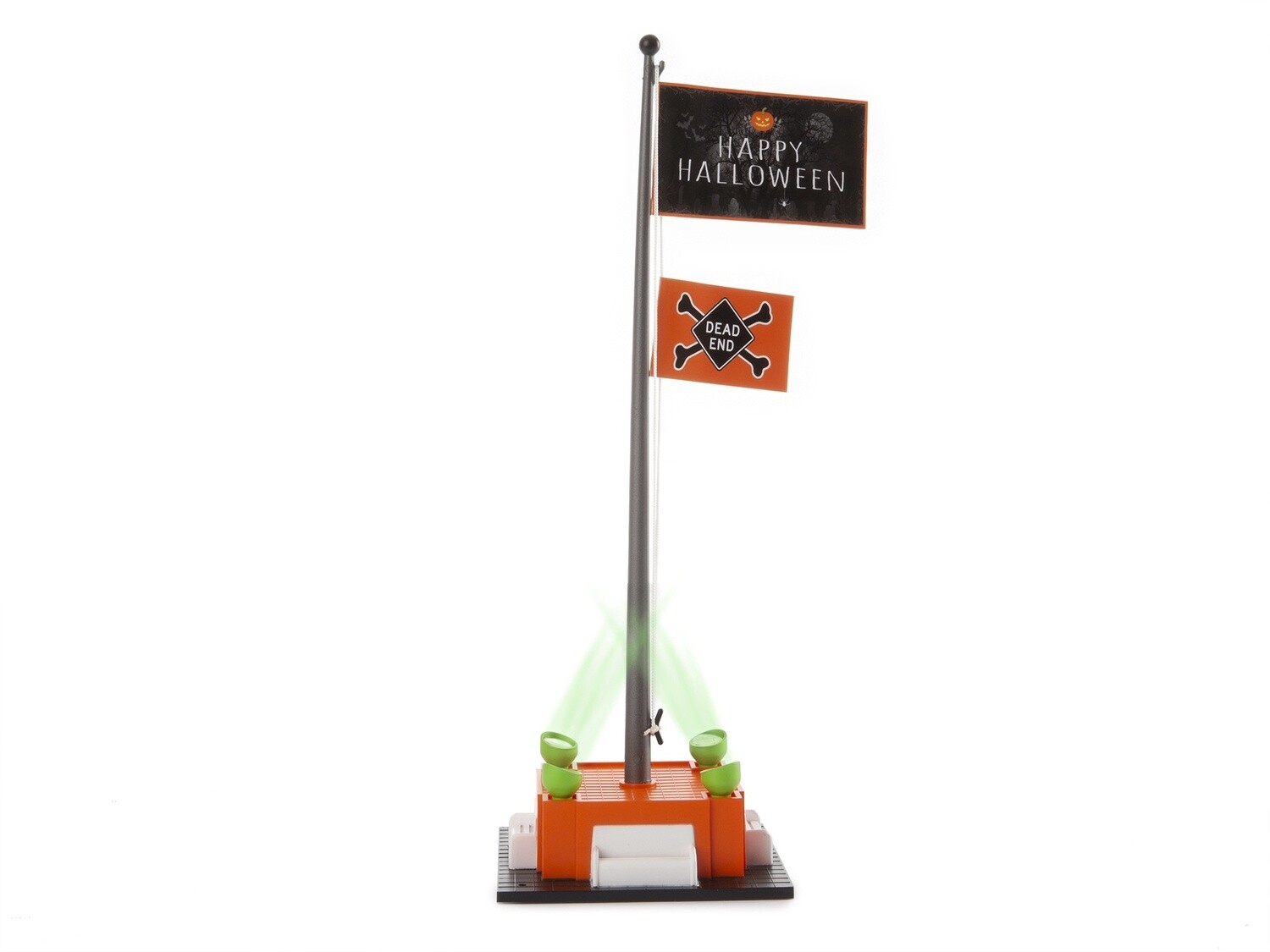 2129230 | O Gauge | HALLOW'S PASS HALLOWEEN FLAGPOLE