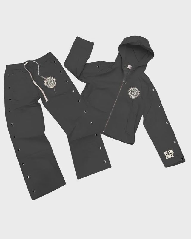 Legends Prevail Shield Swish Set Black