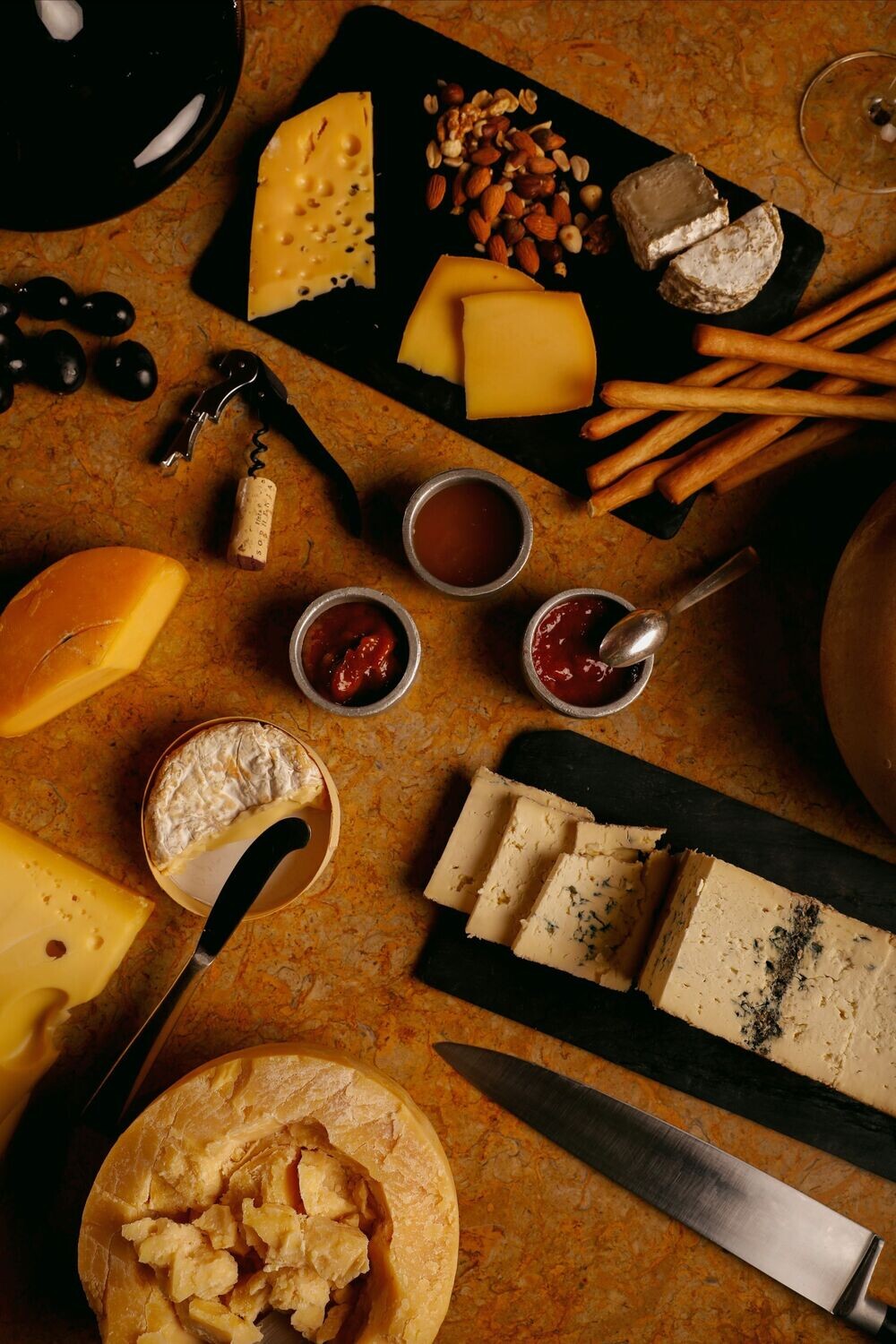 Degustación de quesos y vinos en La Vinoteca