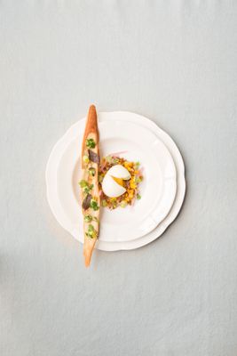 Encanto Europeo: Estadía con Cena en Los Salones del Piano Nobile