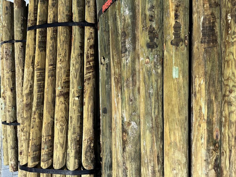 Round Wooden Post PT