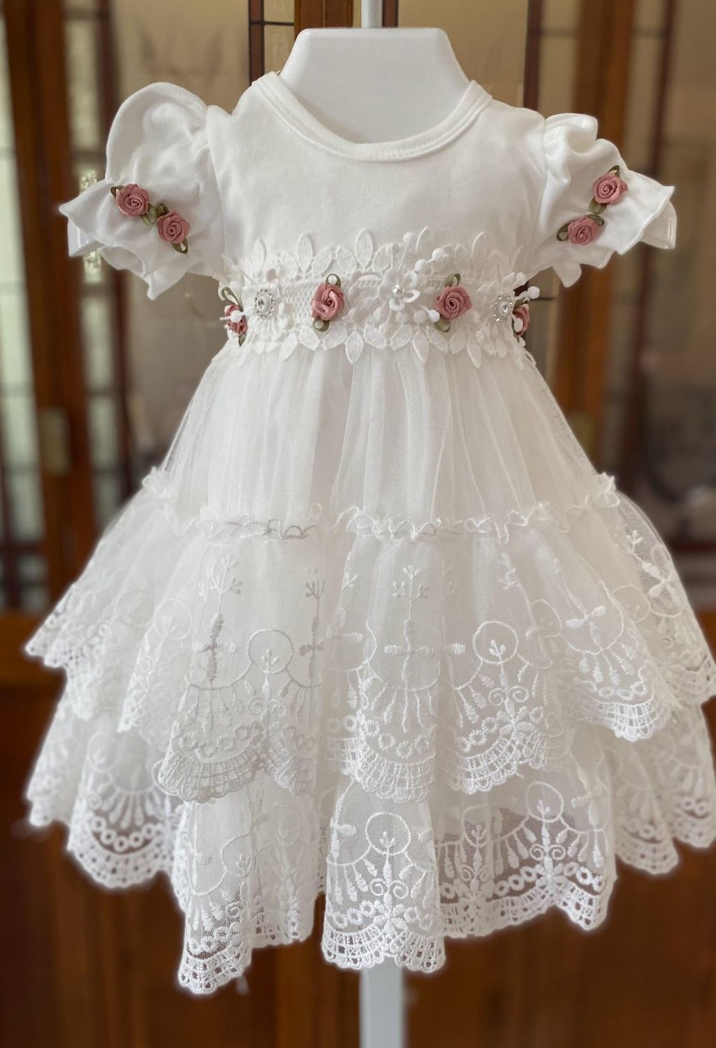 SS White Lace Dress w/ Flower 