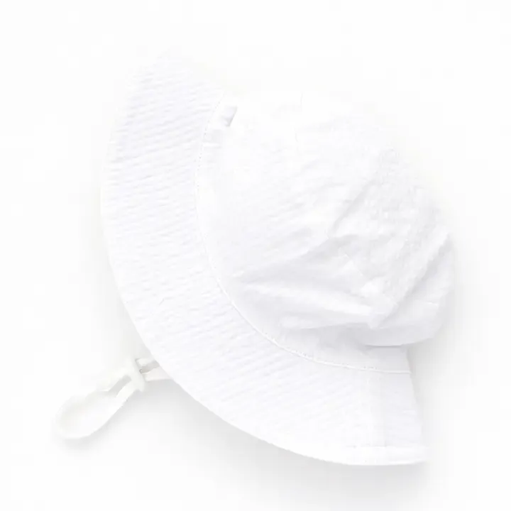 Seersucker Bucket Hat UPF 50+ with Adjustable Breakaway Strap, Color: white, Size: 0-6m