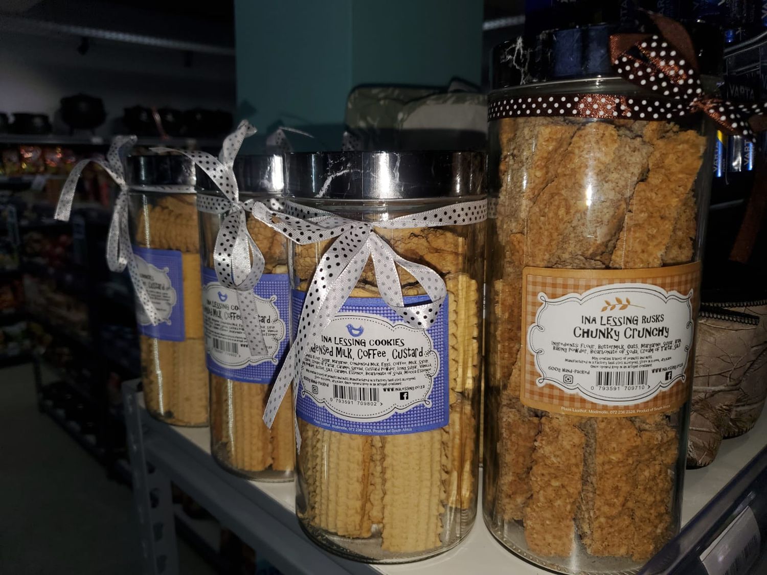 Mixed Biscuits Lessing Gift Bottle