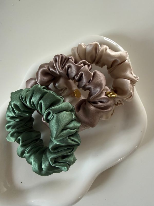 Naturtöne – 3er Seiden Scrunchie Set TINY