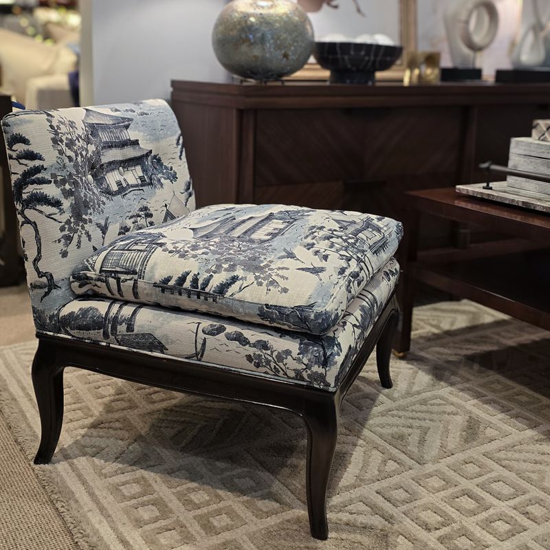 Beverly Chair in 30382L52