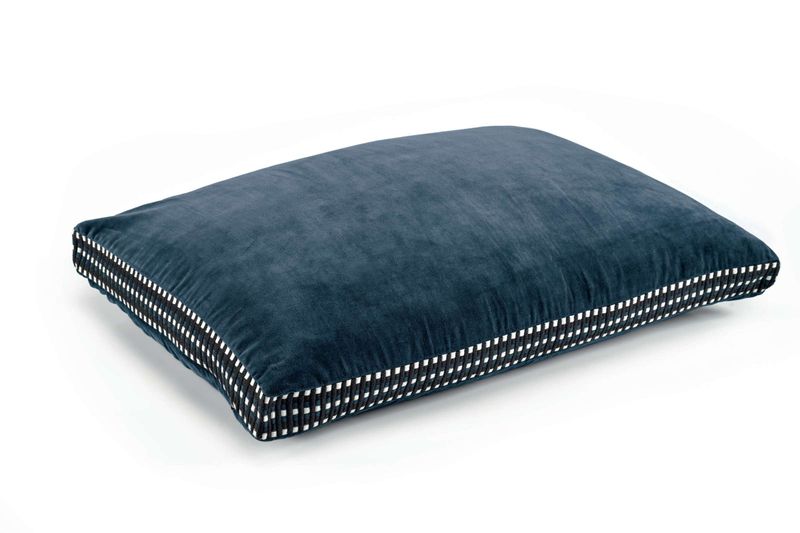 Athena Roi du petrole Pillow w/ Insert
